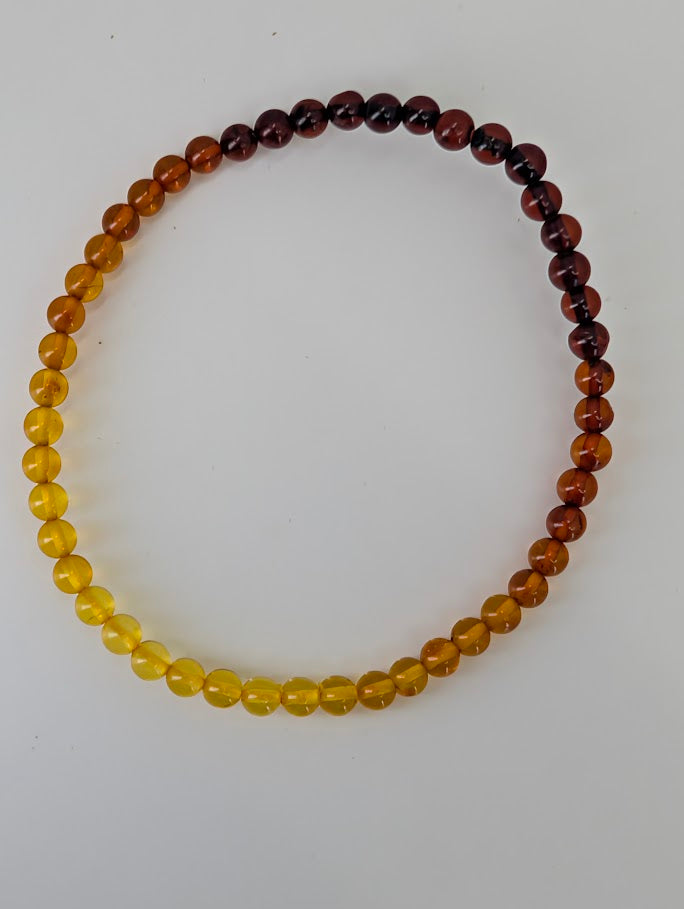 Baltic Amber Bracelet 4.8 mm – full view with color gradient