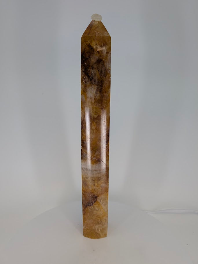 Golden Healer Quartz Tower 1.04 kg Brazil front view