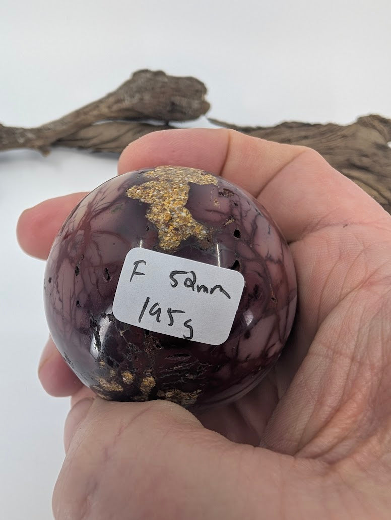 Weight reference for 52mm Mookaite sphere F (195g).
