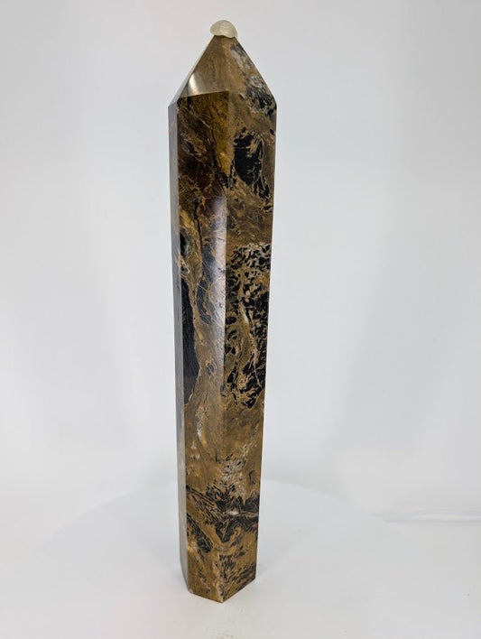 Pietersite tower – detailed close-up of fibrous pattern
