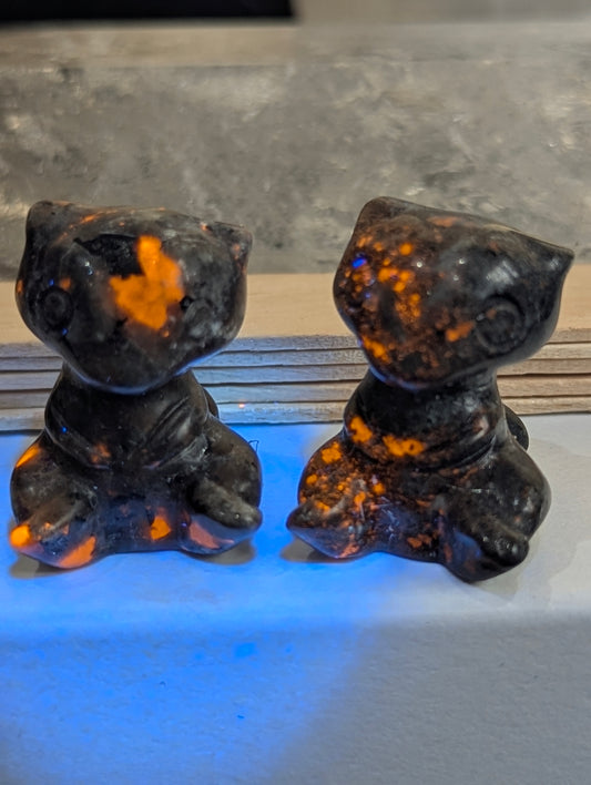 Tiny Mew Mineral Totem ~ 1"