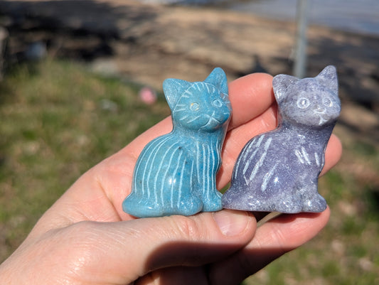 Sculpture de chat en lépidolite et aventurine bleue - 80g