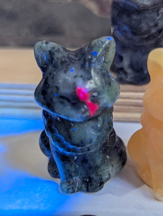 Tiny Fox Mineral Totem ~ 1"