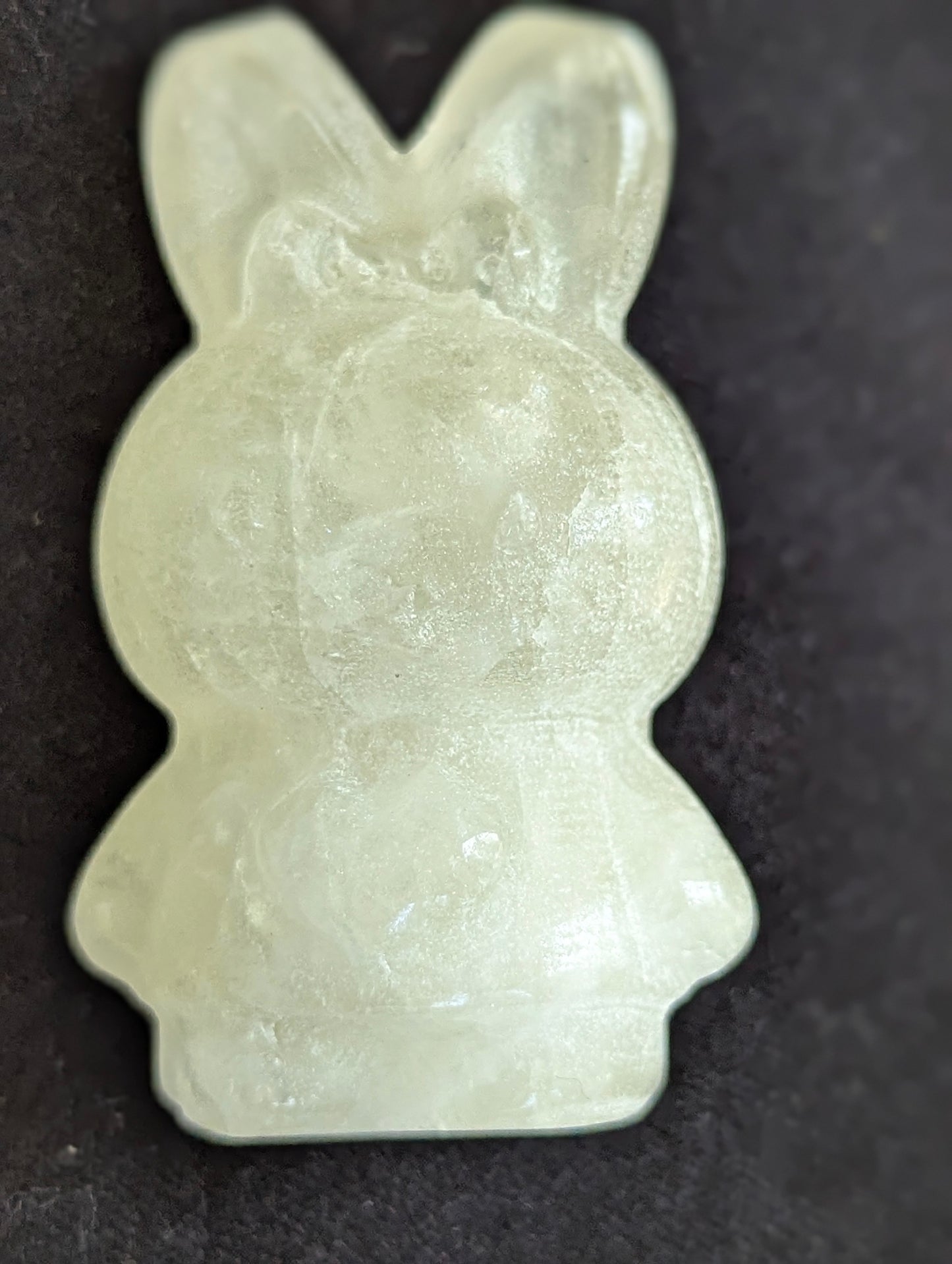 Miffy - Sculpté à partir de minéraux naturels
