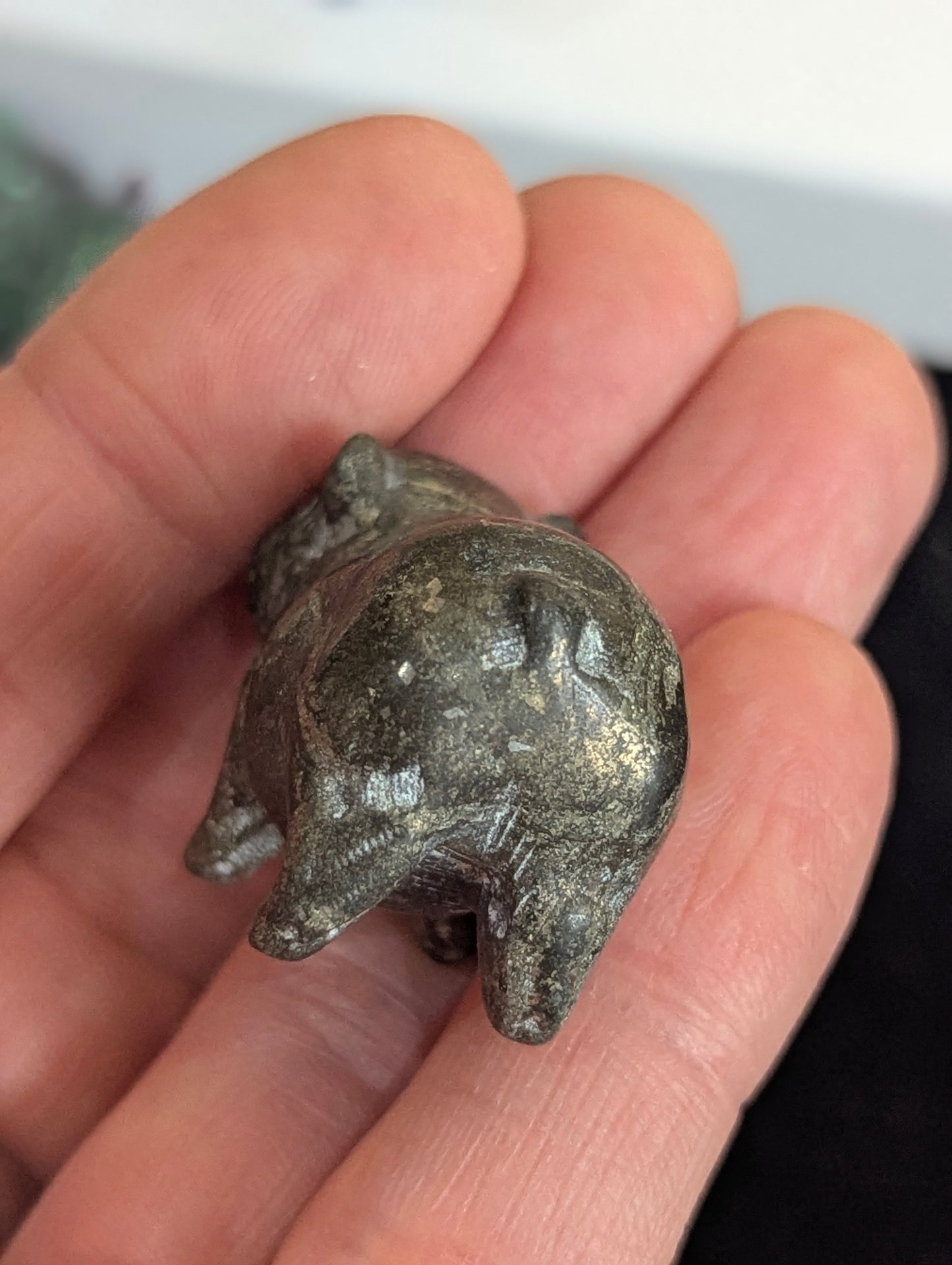 Tiny Pig Mineral Totem ~ 1"