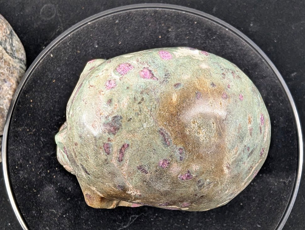 Top view of Ruby in Zoisite skull highlighting ruby distribution