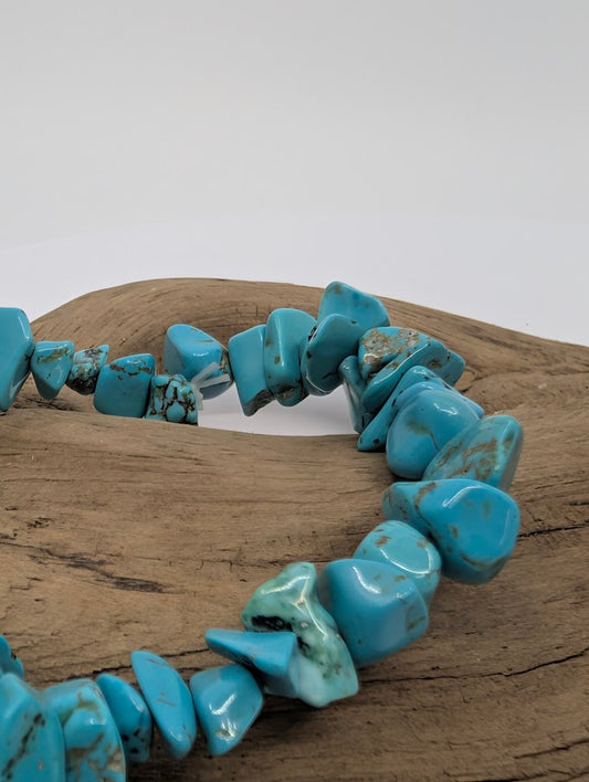Close-up of turquoise chip bracelet with matrix veining