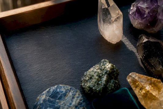 Partial crystal specimens arranged for selection