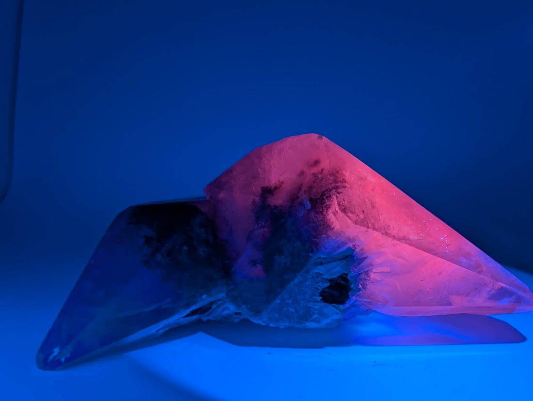 UV Dog Tooth Calcite