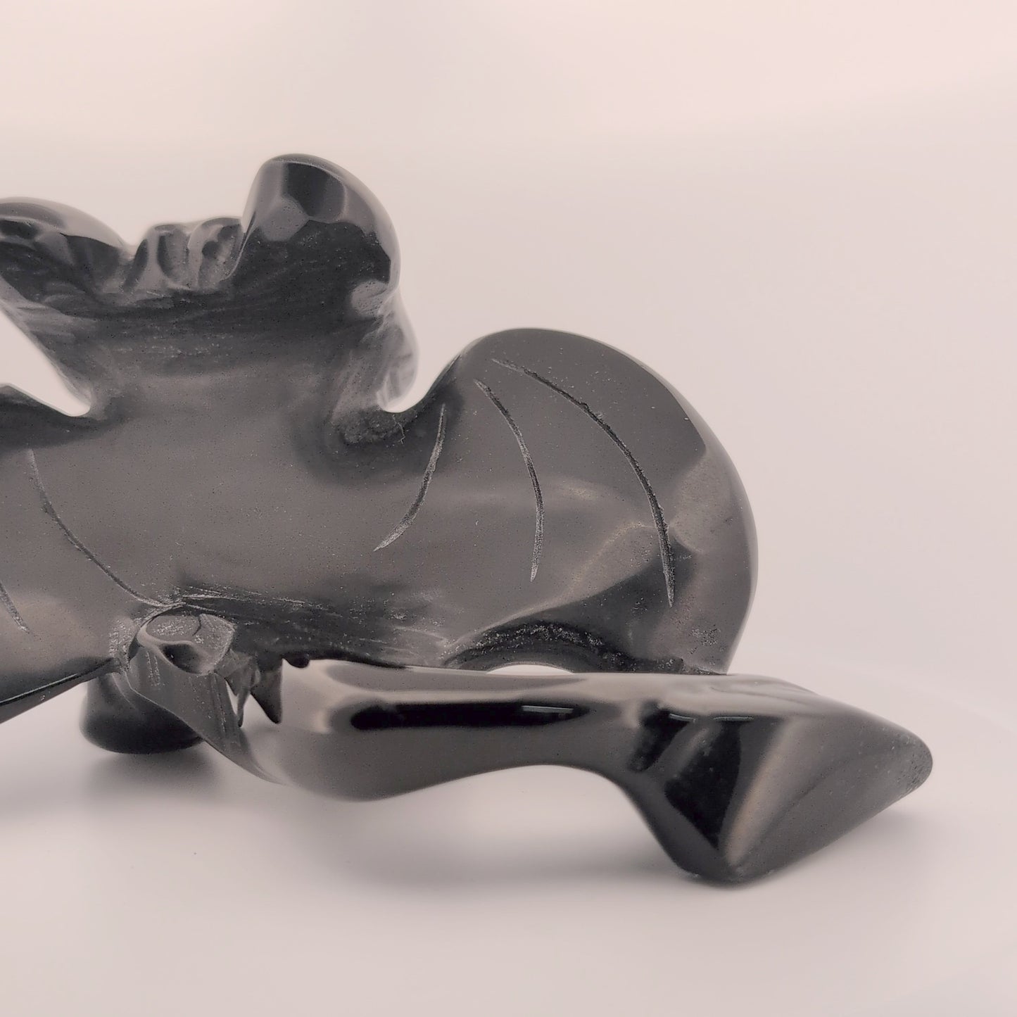Black Obsidian Toothless Carving – 910 g