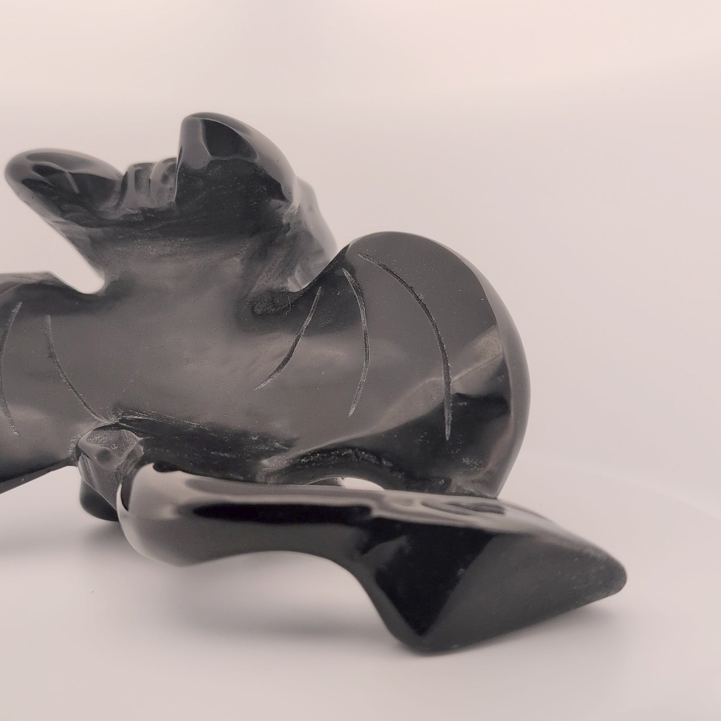 Black Obsidian Toothless Carving – 910 g