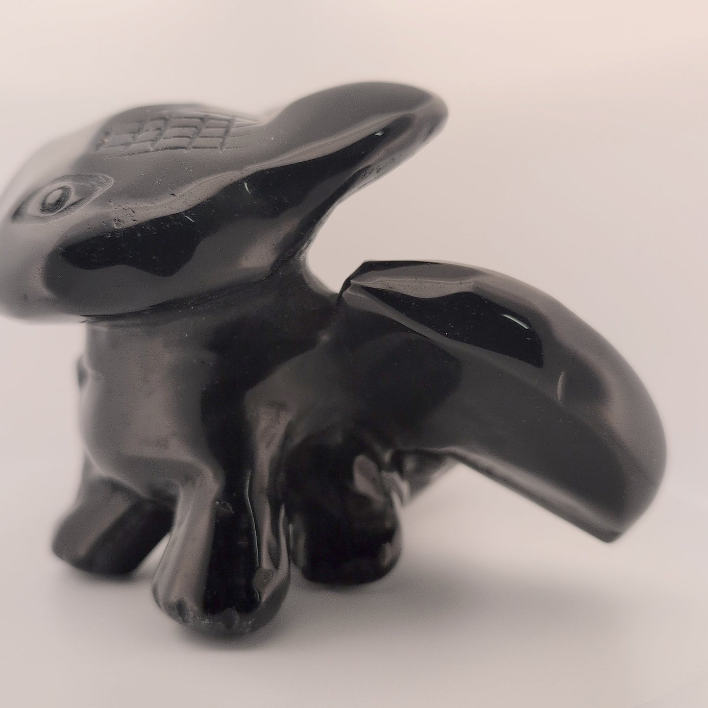 Black Obsidian Toothless Carving – 910 g