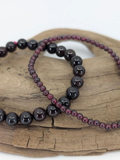 3mm 7mm garnet bracelet closeup
