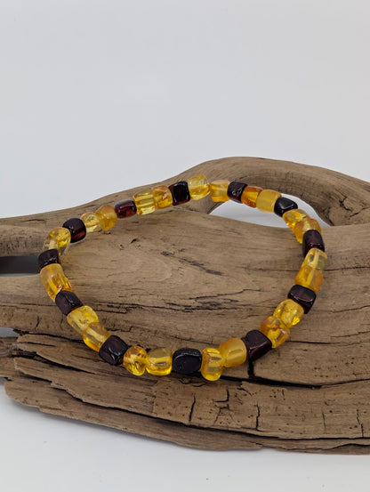 Baltic Amber Bracelet 6 mm Lemon and Cognac Mix – front view showing alternating golden and dark amber beads