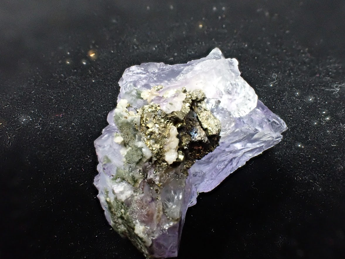 Vivid Purple Yaogangxian (YGX) Fluorite with Golden Pyrite (1″ × 1″ × 1″, 37g)