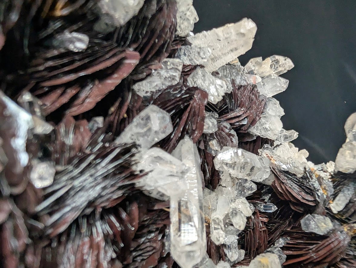 Museum-Grade Magnetic Iron Rose Hematite (Mushketovite) with Quartz – Jinlong Hill, Guangdong, China