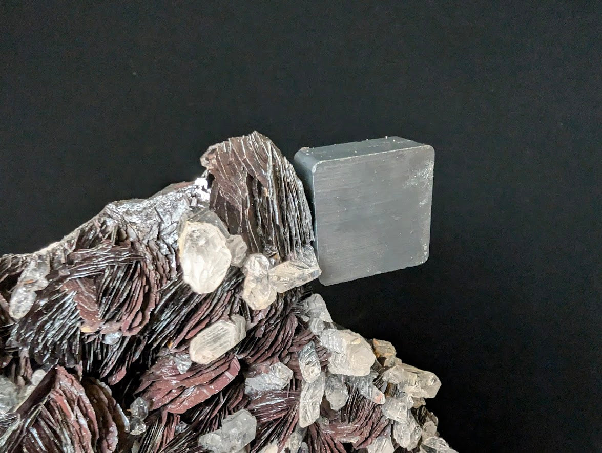 Museum-Grade Magnetic Iron Rose Hematite (Mushketovite) with Quartz – Jinlong Hill, Guangdong, China