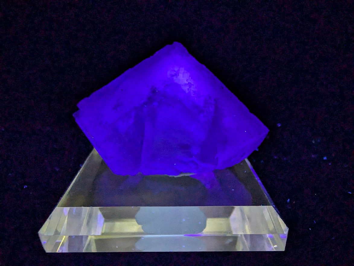 Blue Jelly Fluorite with Phantom Zoning – Yaogangxian (YGX) Mine, China