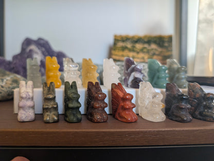 tiny-fairy-carvings-assorted-minerals-3cm-group-display