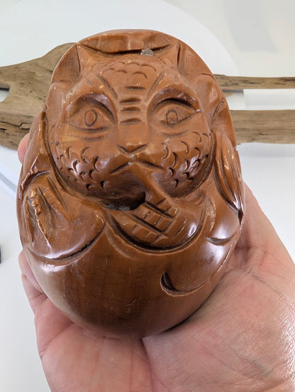 Detailed frontal view of the Caramel Shoushan variant, illustrating its Imperial Earth-element symbolism.