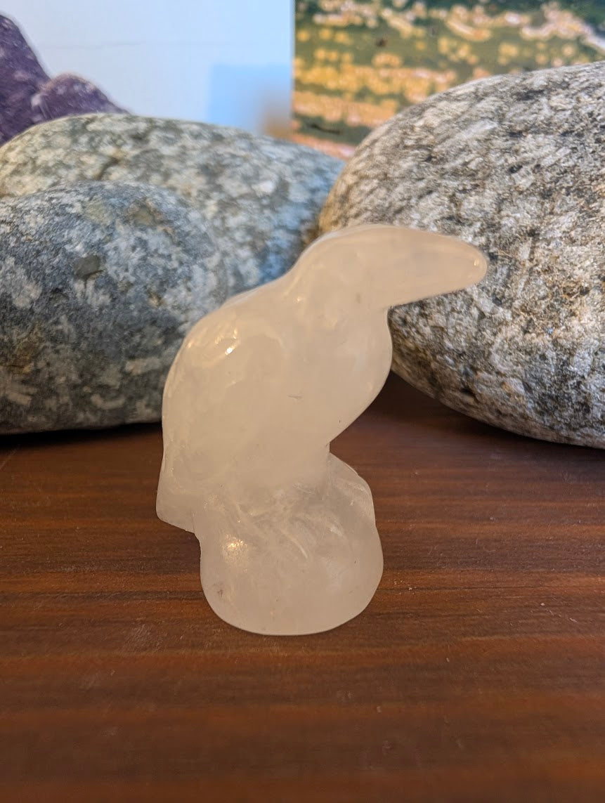 tiny-raven-carving-clear-quartz-3cm-transparent-silicon-dioxide
