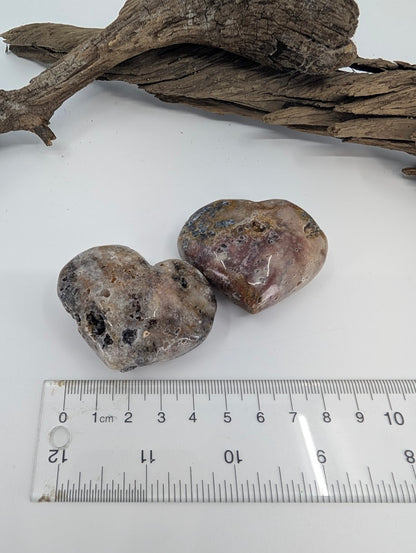 Labeled weight reference for Brown Druzy Sphalerite hearts.