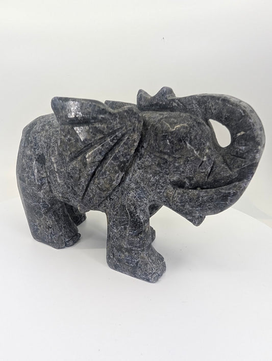 Emerald and Iolite matrix elephant carving, 985 g, front view