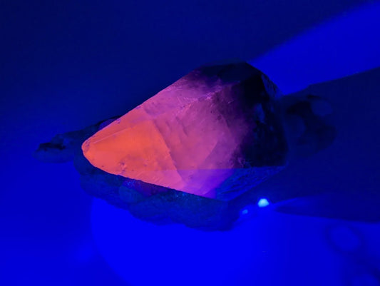 Enchanting Dogtooth Calcite with Fluorescent Sugar Sphalerite – Fujian, China - Legacy Crystals and Minerals