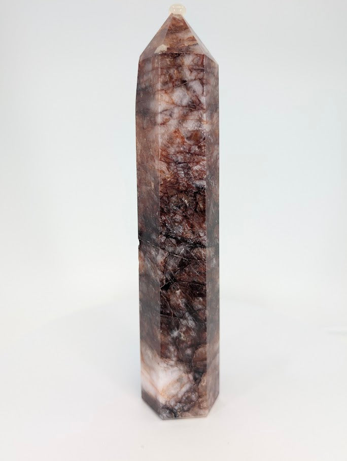 Close-up of hematite layers and polished quartz