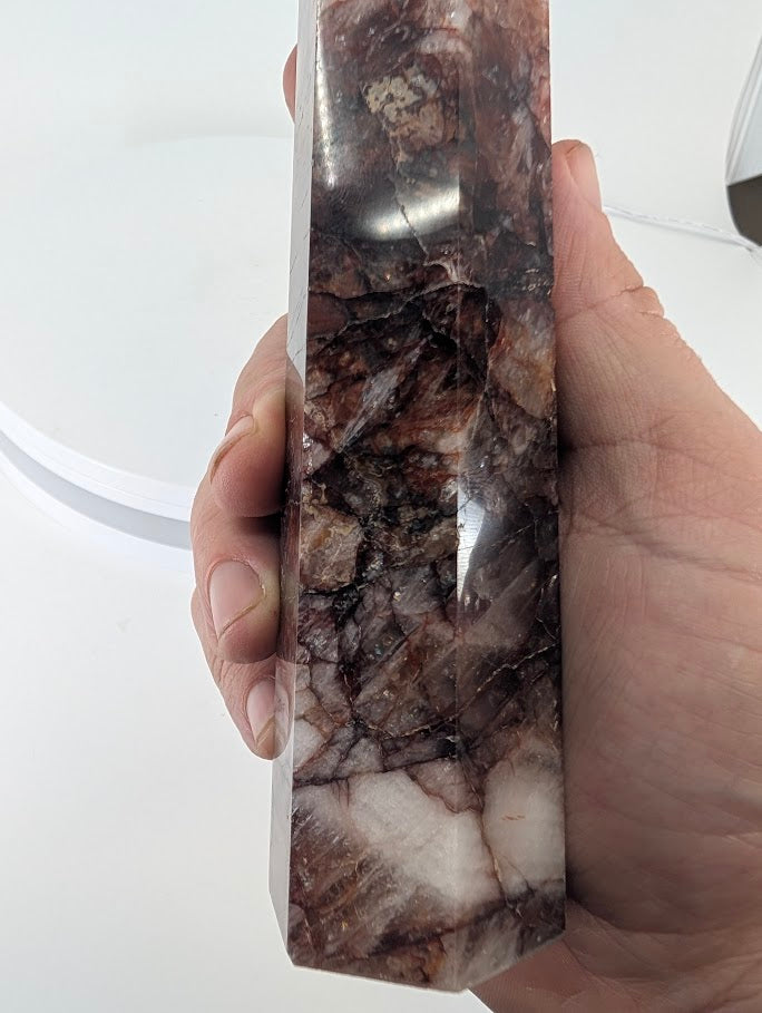 Fire Quartz tower detail – deep red and white quartz contrast