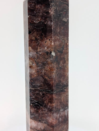 Fire Quartz tower – detail of polished surface and banding