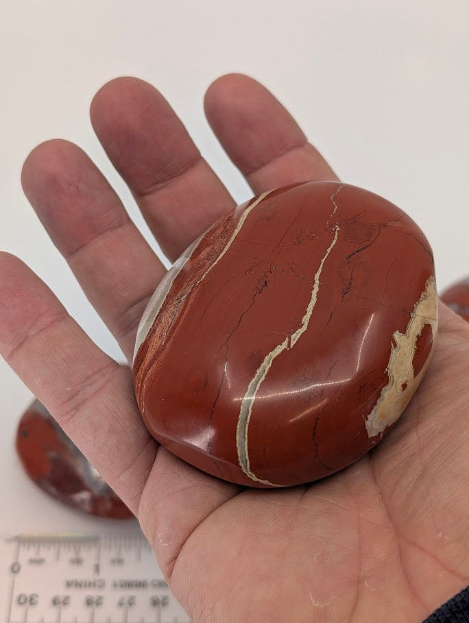 Extra Large Red Jasper Palm Stone (280 g) with natural quartz banding
