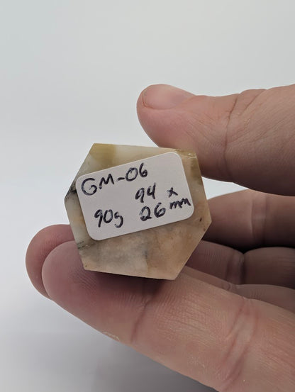 Label view showing 90 g weight and 9.4 cm height