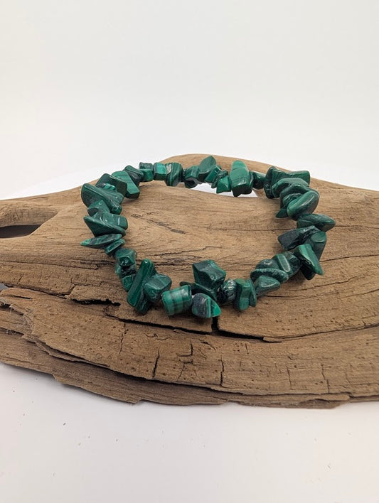 Malachite chip bracelet with natural green banding on elastic