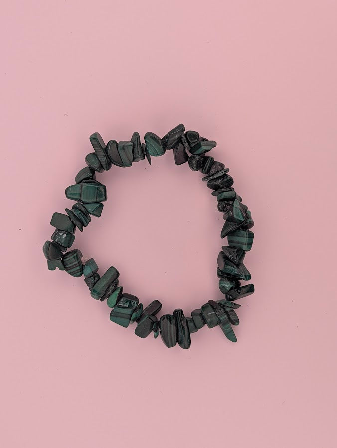 Top view of malachite chip stretch bracelet