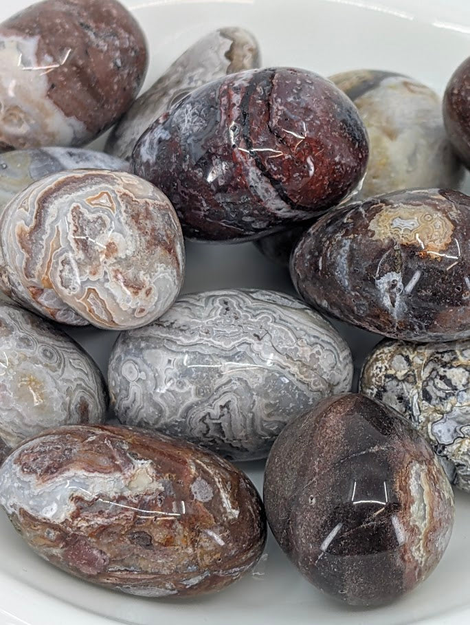Close-up of Mexican Lace Agate showing fine lace-like banding