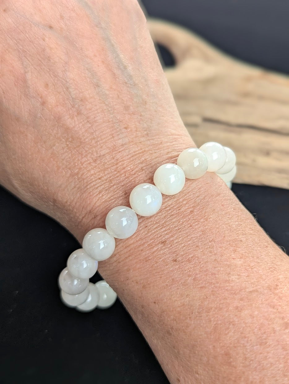 moonstone-bracelet-sri-lanka-10mm-wrist-model