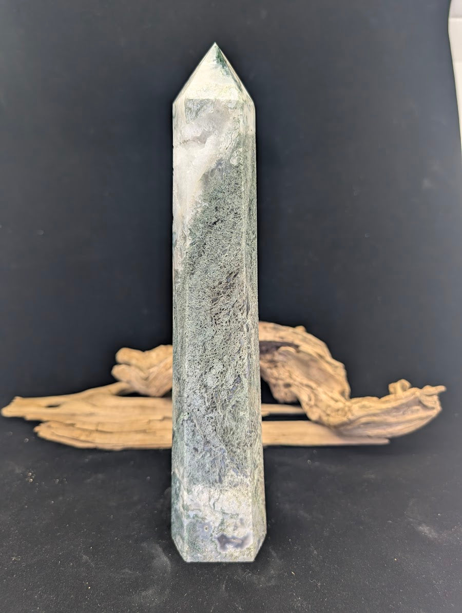 View of MA-03 emphasizing the milky white quartz and chalcedony matrix.