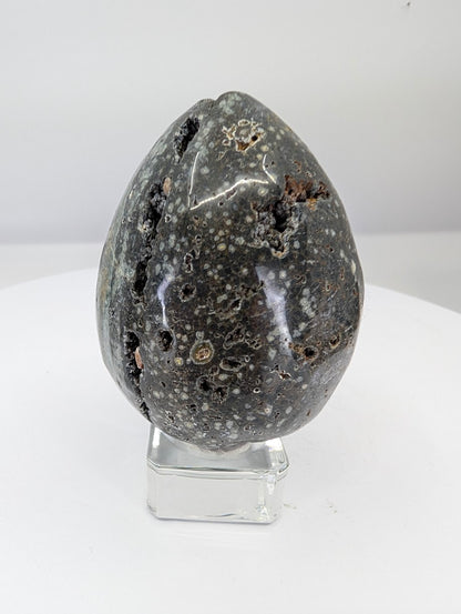 Ocean jasper egg from Madagascar, Piece E, showing darker matrix with subtle orbicular detail
