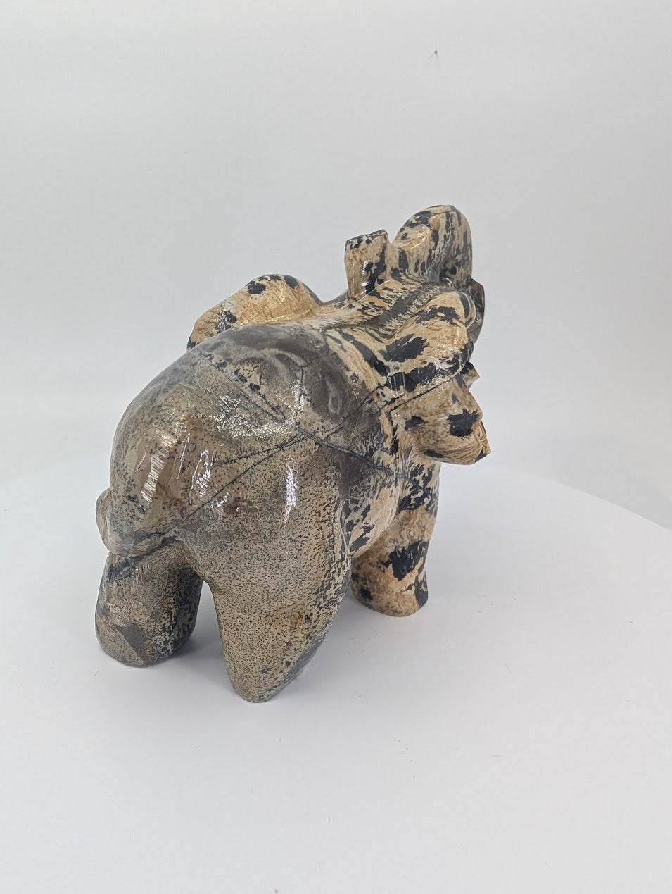 Picture Jasper elephant carving, back view showing stone pattern