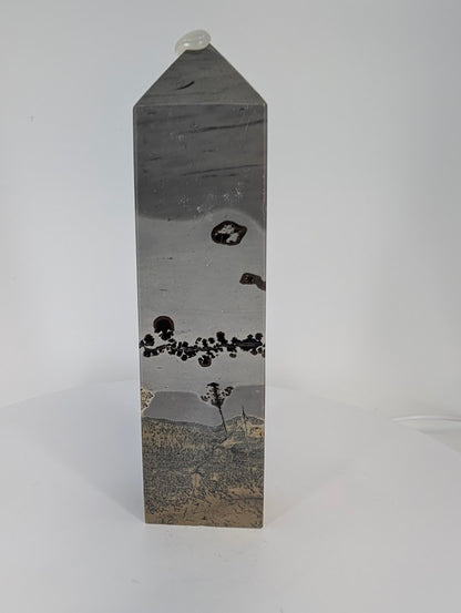 Large Picture Jasper tower – polished crystal with desert-toned banding (China)