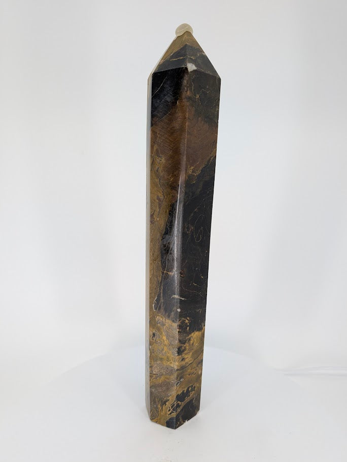 Pietersite tower – full front view, 27 cm tall