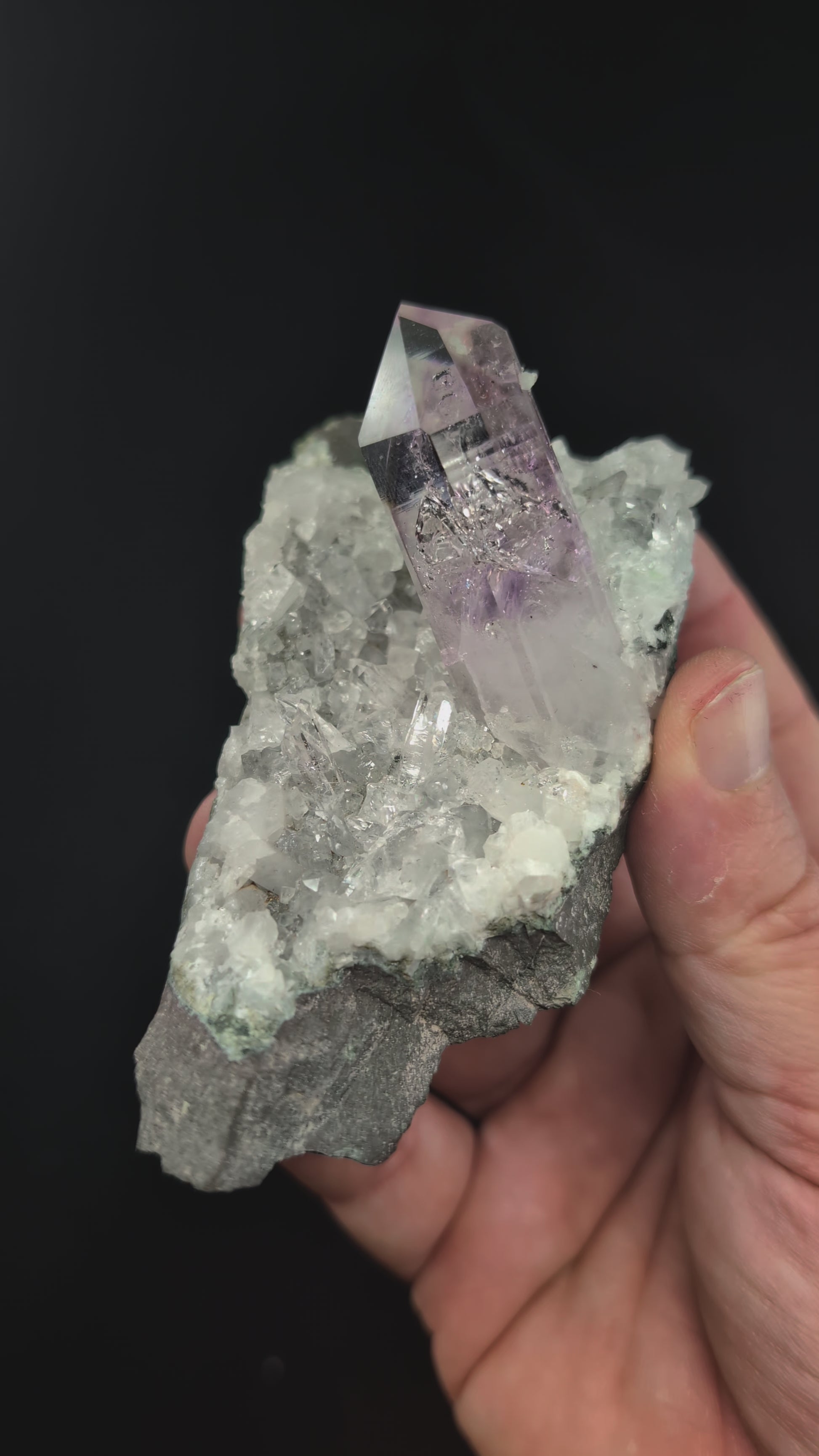 Rotating video of high-grade amethyst on quartz from Goboboseb, Namibia