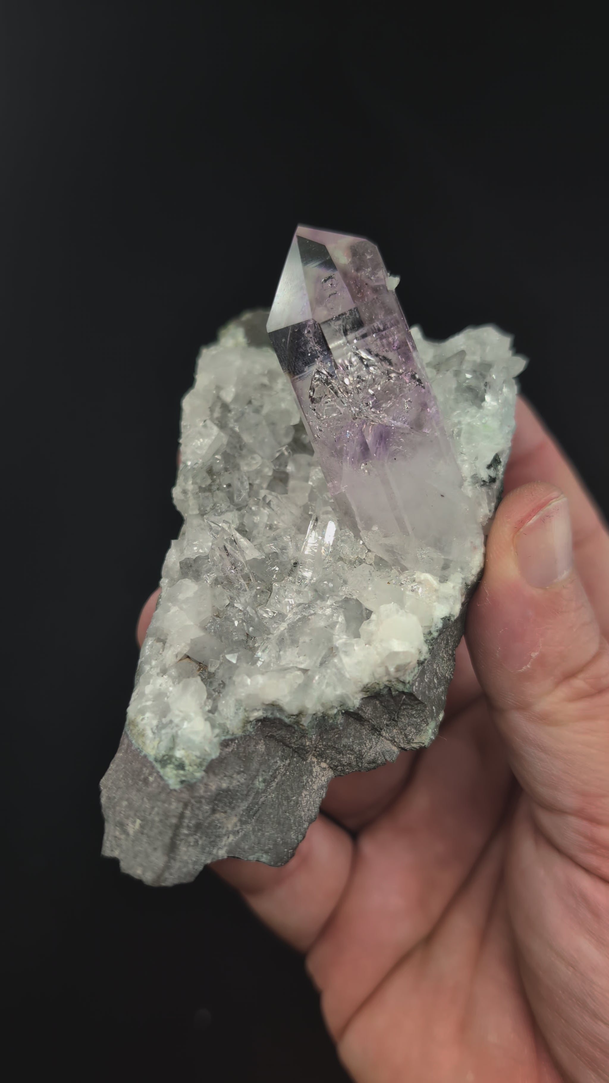 Rotating video of high-grade amethyst on quartz from Goboboseb, Namibia