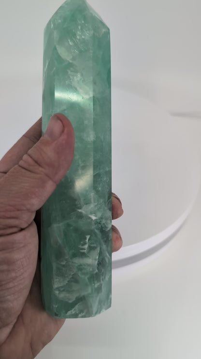 360° rotation video – Green Fluorite tower, 19 cm, premium specimen