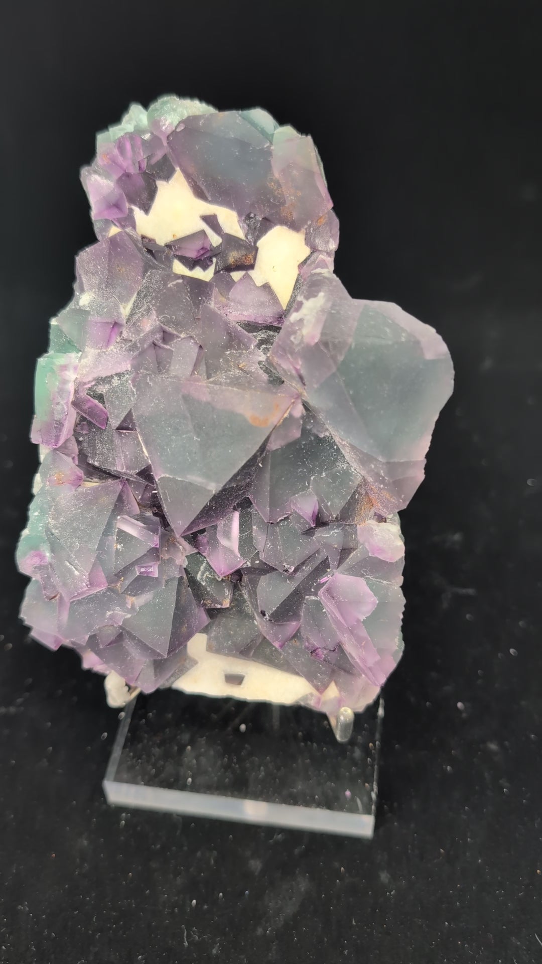 Rare De’an Fluorite Cluster – video