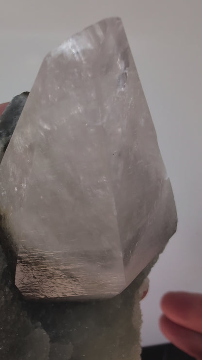 Video of Radiant Dogtooth Calcite with Sugar Sphalerite – Fujian, China