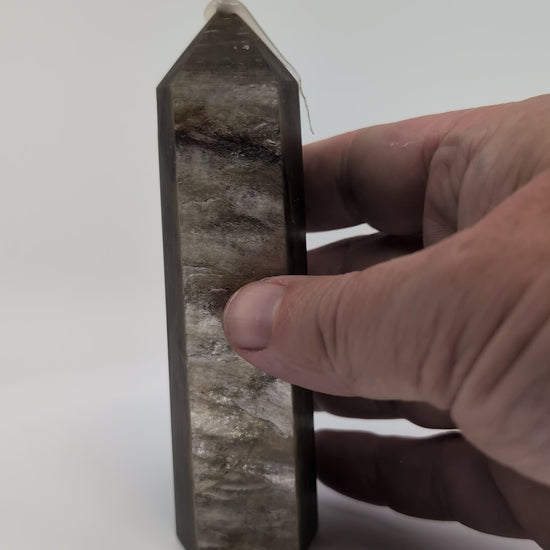 360° video showing Golden Mica vertical fibers and bronze luster