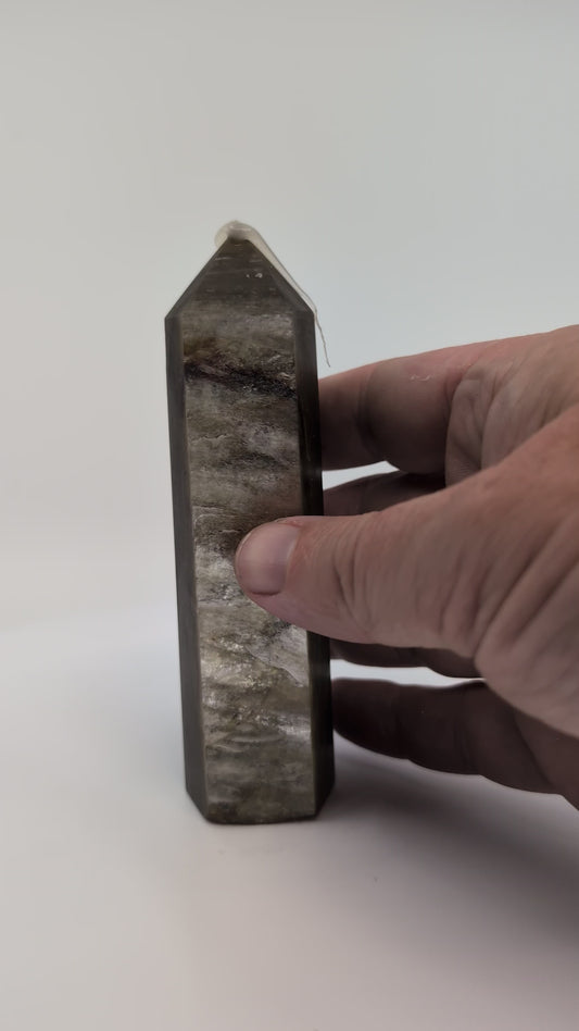 360° video showing Golden Mica vertical fibers and bronze luster