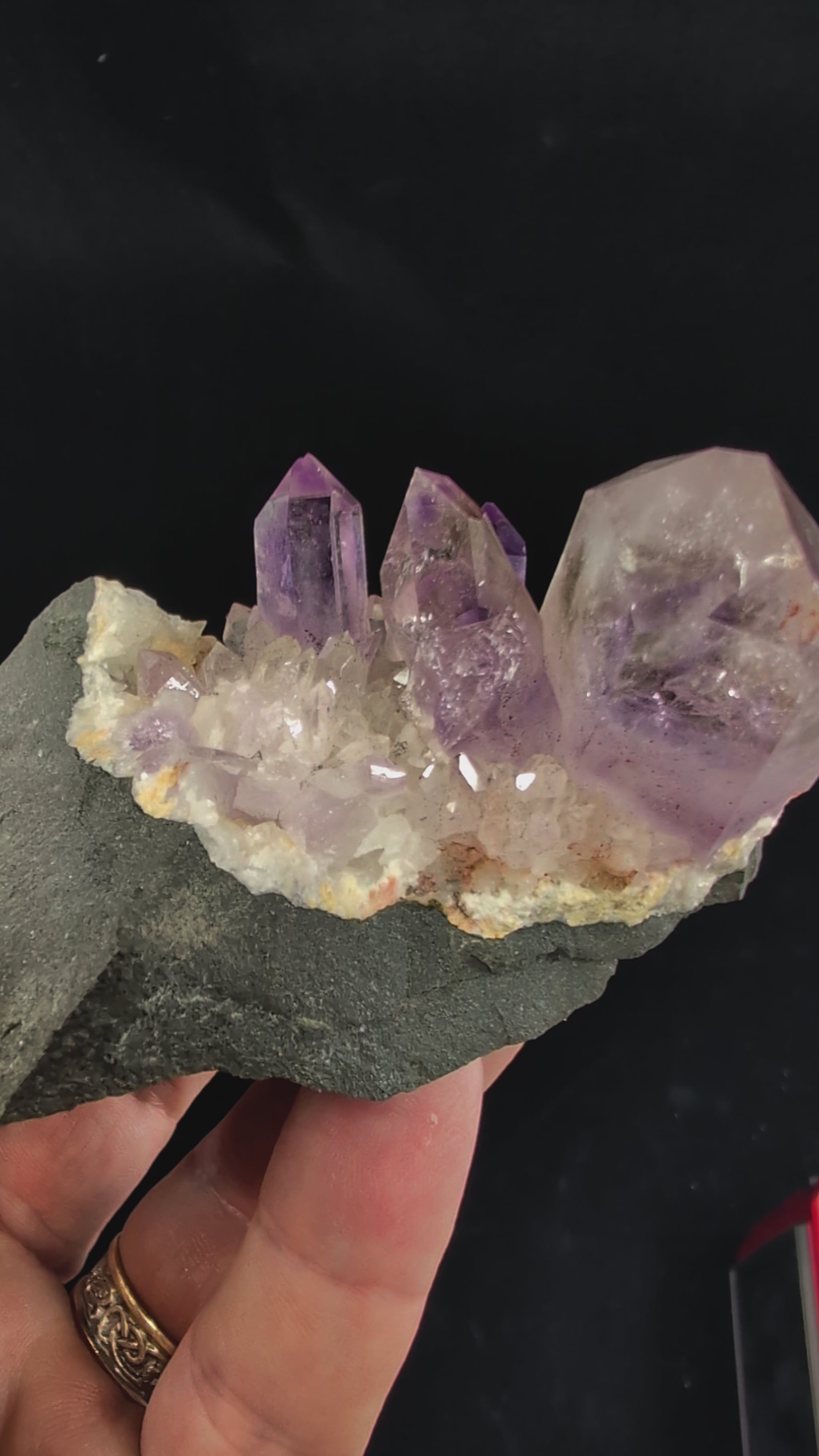 360 video of Brandberg amethyst cluster with large main crystal and enhydro inclusion